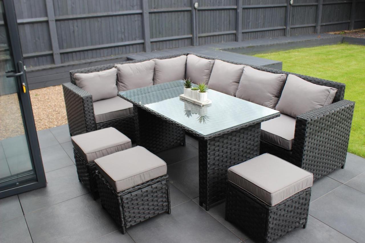 Modern Spacious House - Sleeps 16, Free Parking, Sun Terrace Nuneaton Bagian luar foto