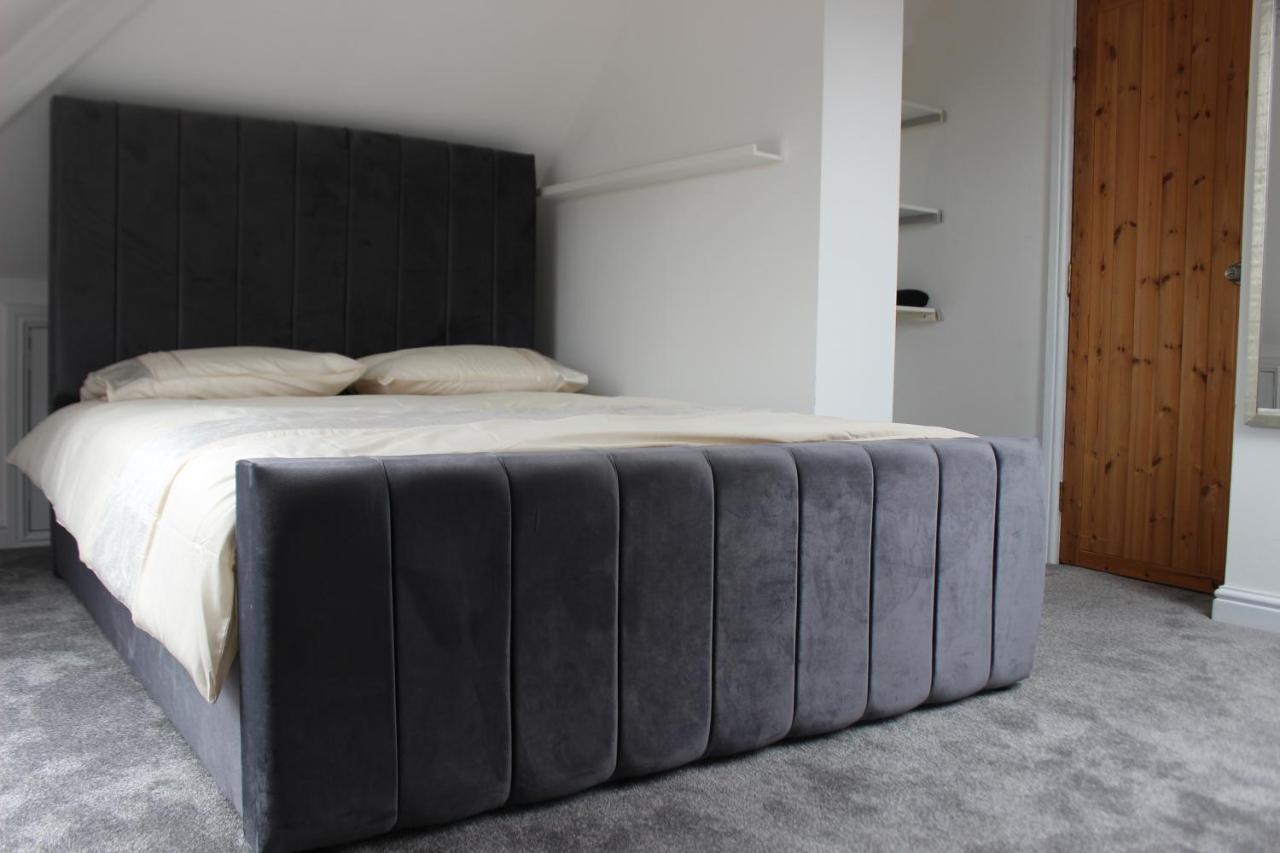 Modern Spacious House - Sleeps 16, Free Parking, Sun Terrace Nuneaton Bagian luar foto