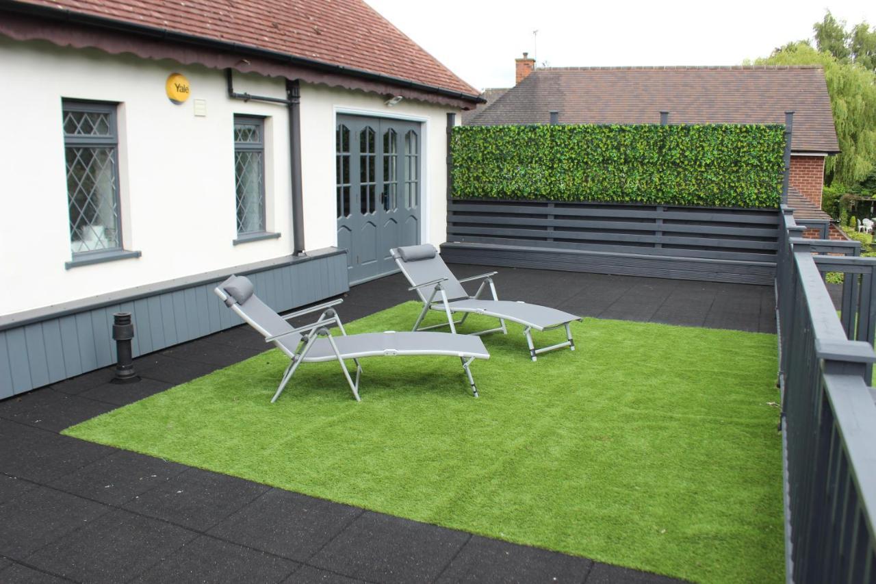 Modern Spacious House - Sleeps 16, Free Parking, Sun Terrace Nuneaton Bagian luar foto